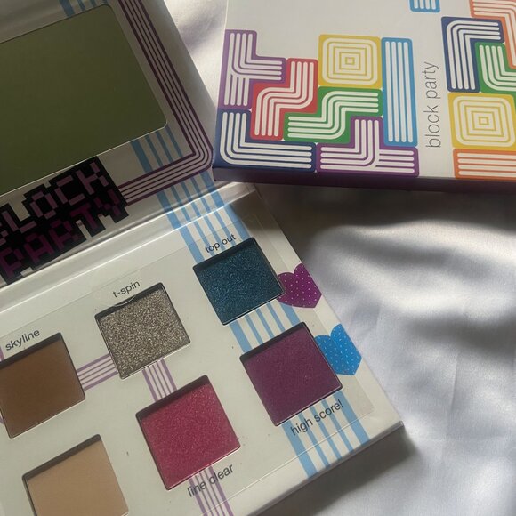IPSY Tetris Rainbow Eyeshadow Palette "Block‎ Party" - Picture 1 of 3